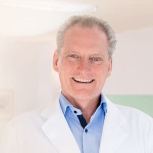 Dr. med. Patrick Bauer Spezialist für Brust-OPs