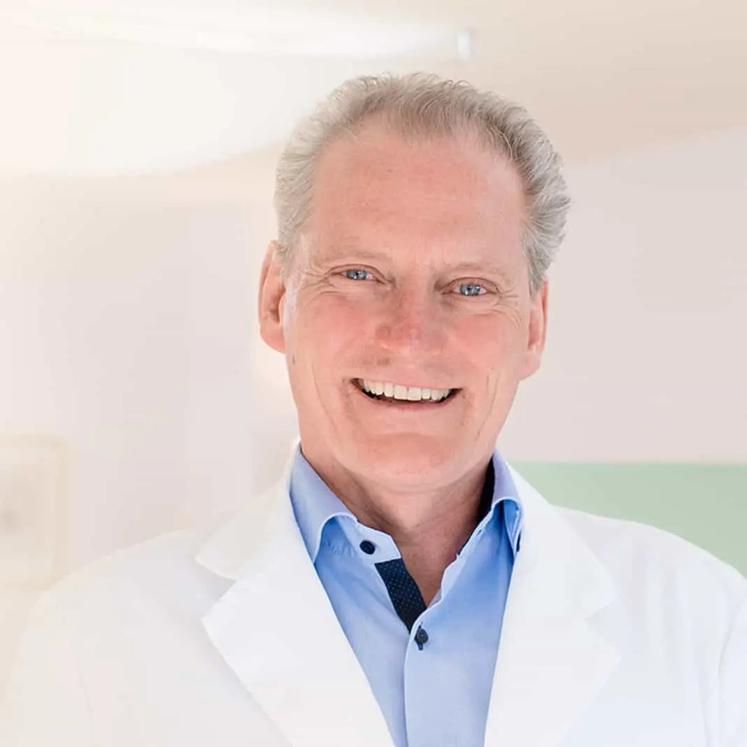 Dr. med. Patrick Bauer Spezialist für Brust-OPs
